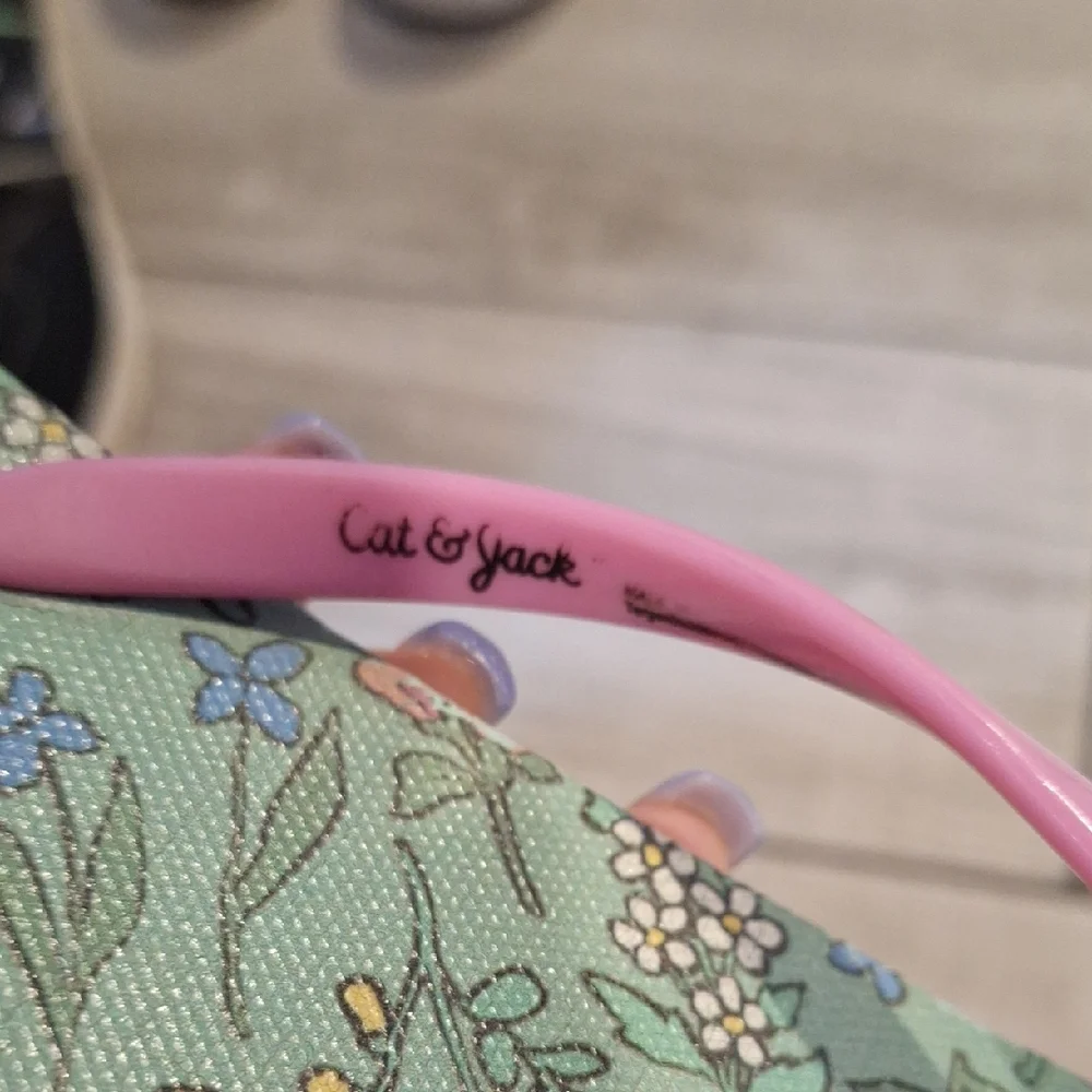 🍦Cat & Jack Pink Strap Floral Mint Flip Flops